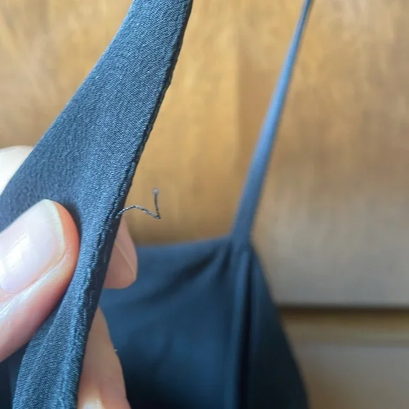 Everlane black 100% silk cami - Picture 4 of 5